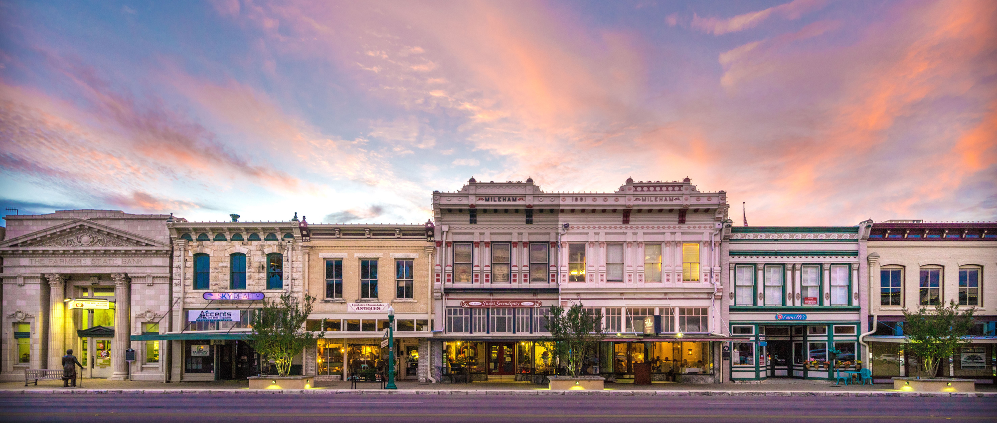 Image of the beautiful downtown of Georgetown, TX