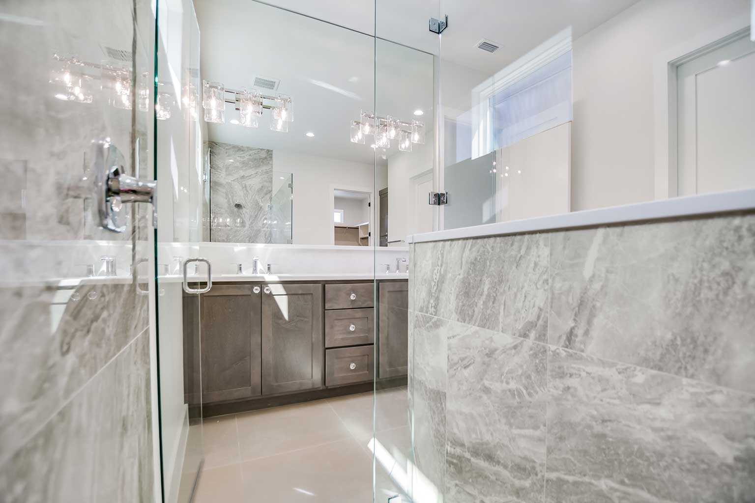 AT18920_22-PrimaryBath