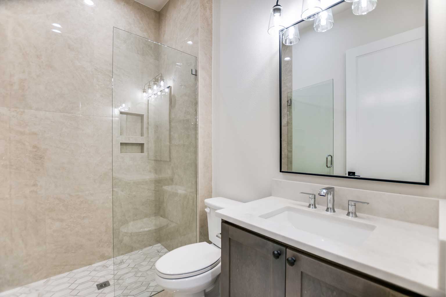 AT18920_24-2ndBathroom
