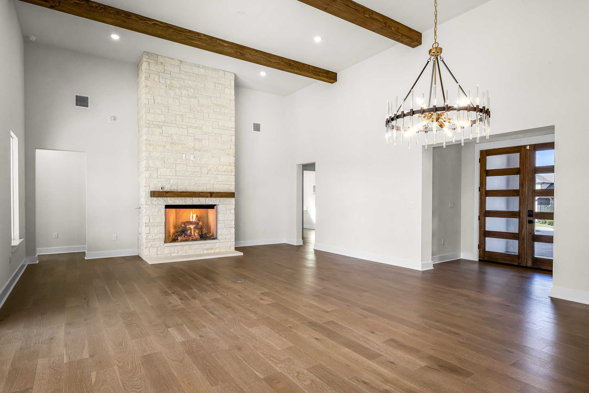 AT19001_24_GreatRoom