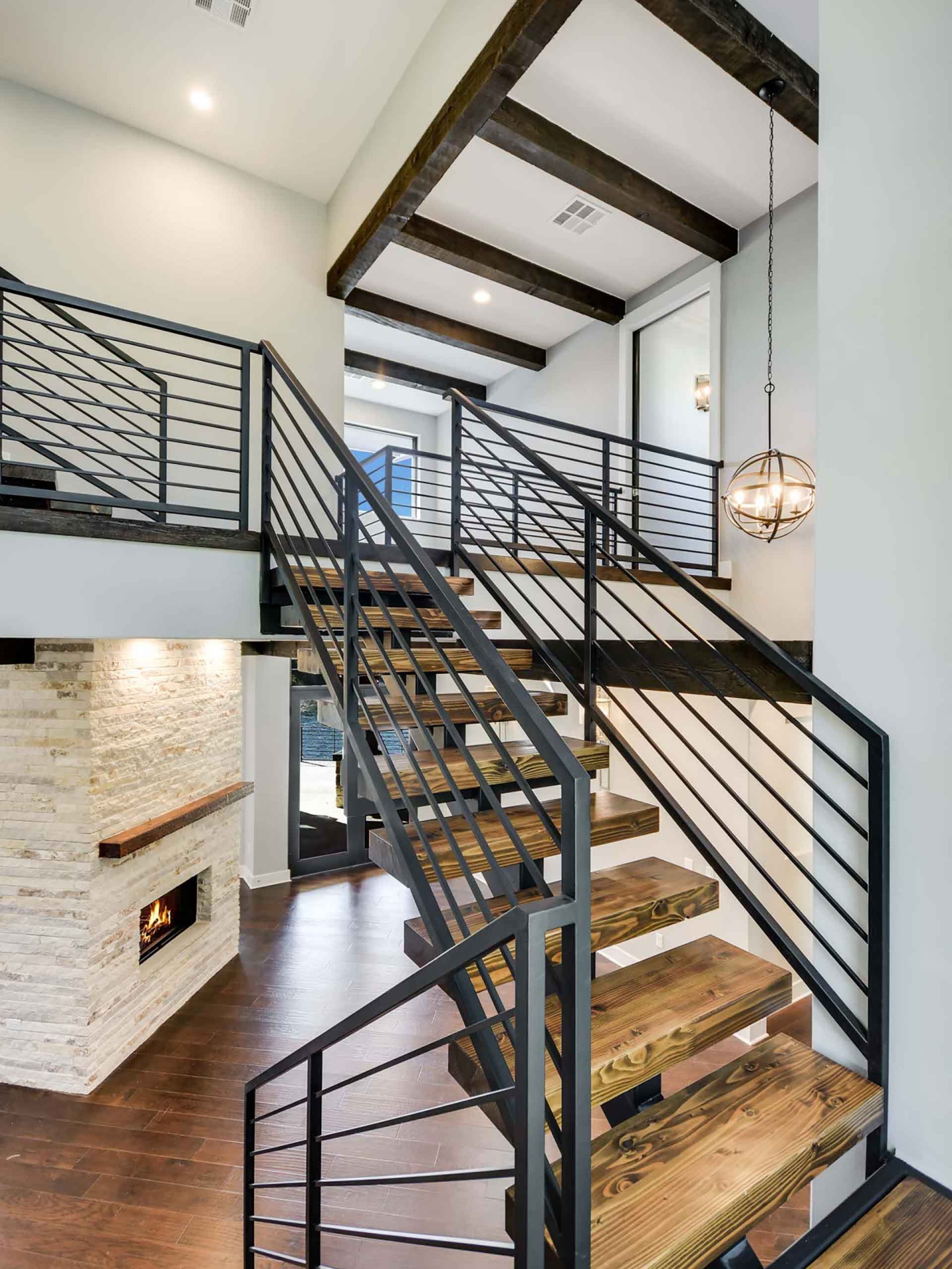 BC15757_014_StairsView