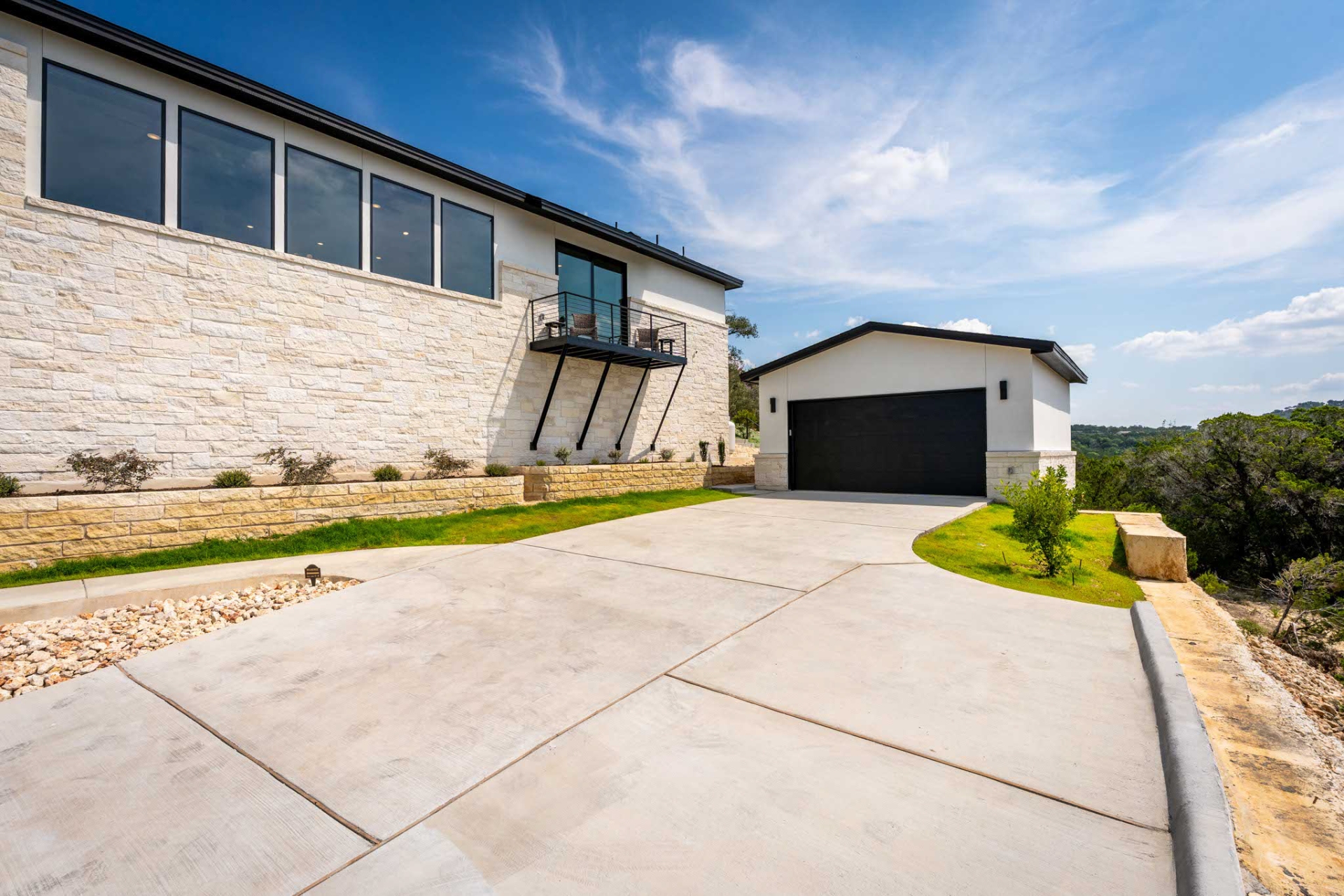 DD7005_12_Driveway