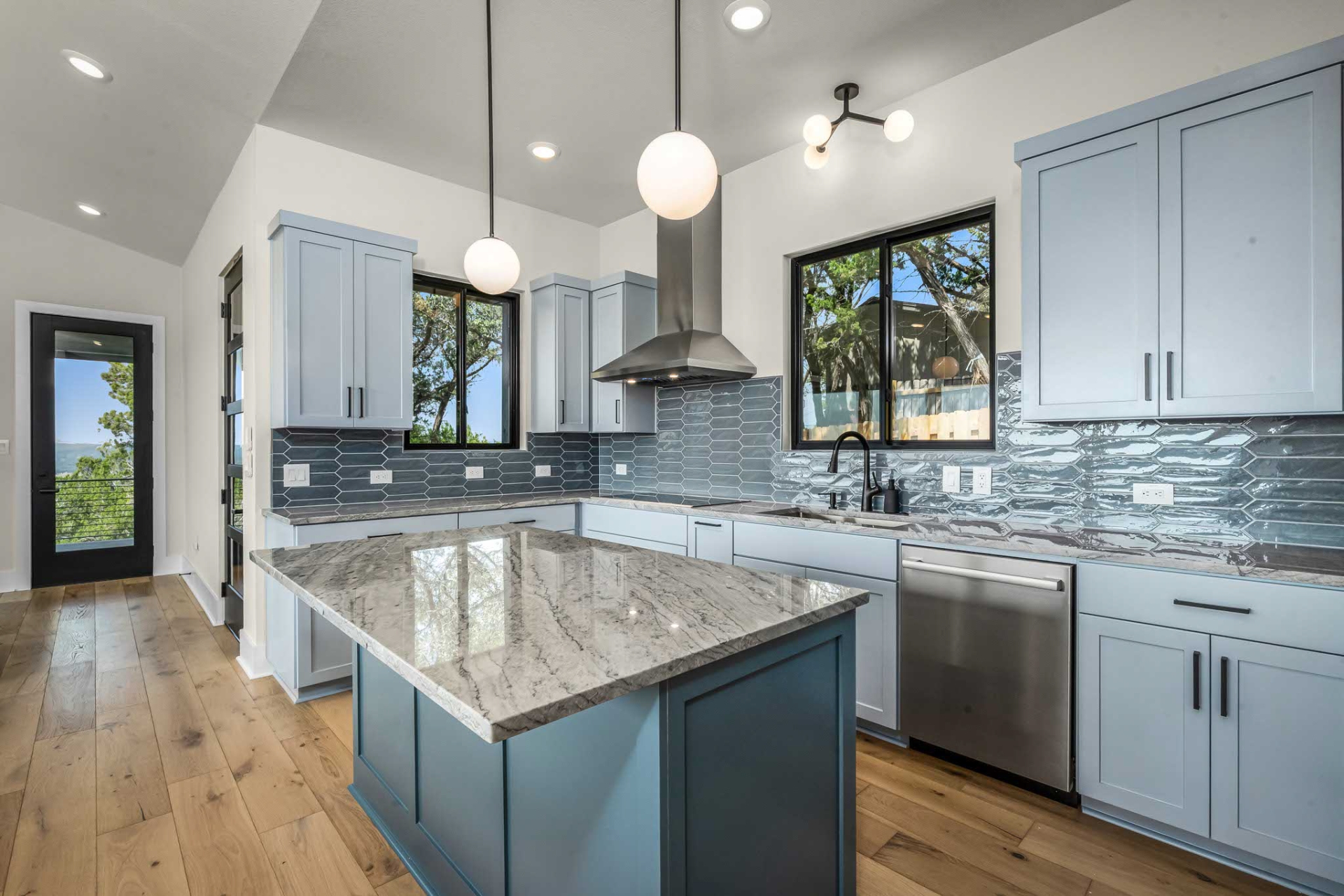 DD7005_16_Kitchen2