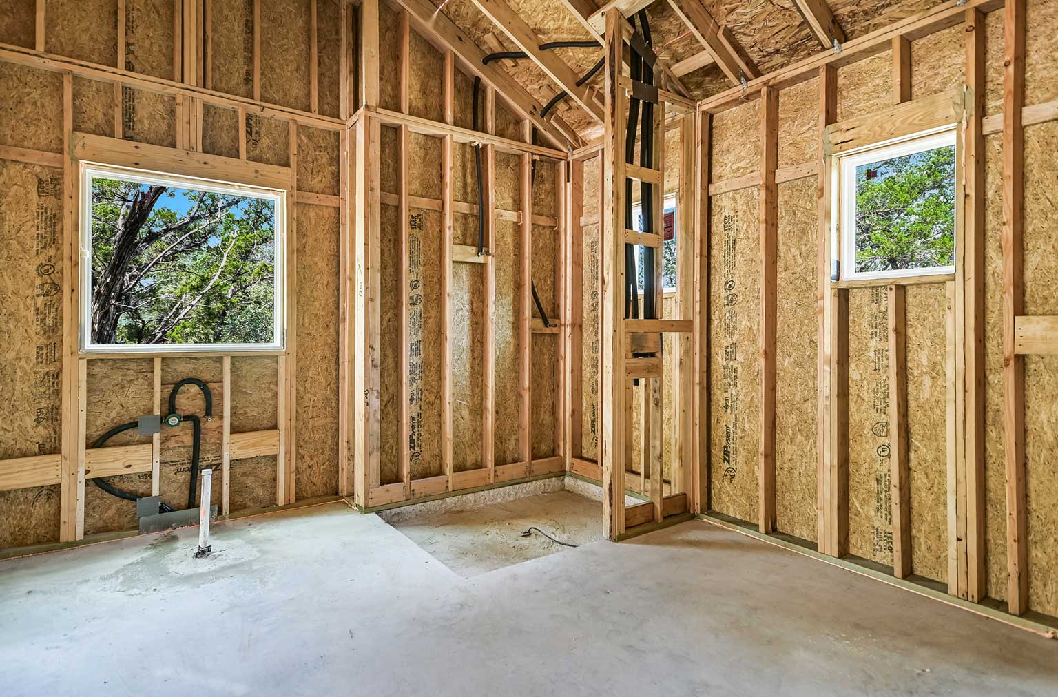 LC19124_16-MainBathroom