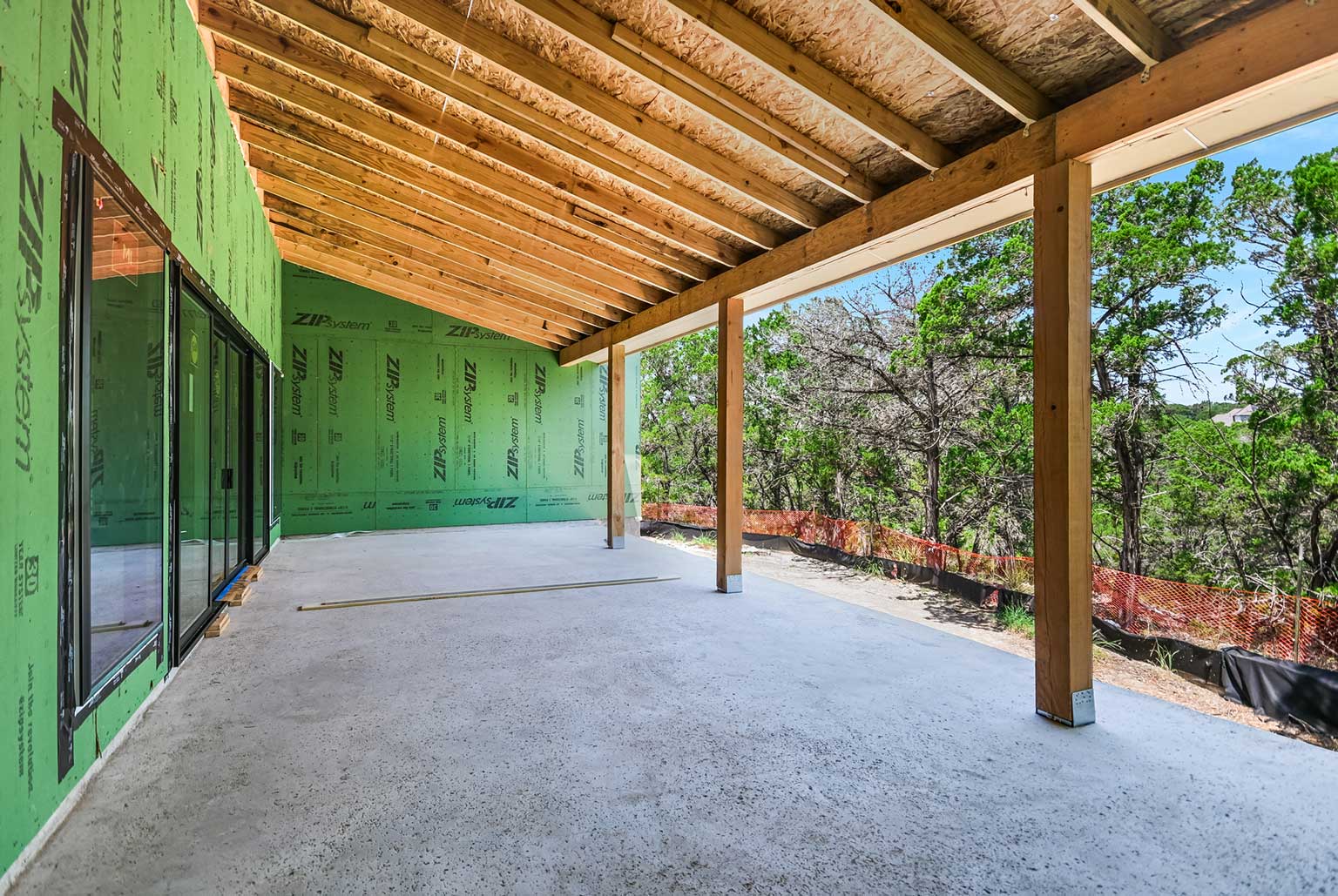 LC19124_20-CoveredPatio