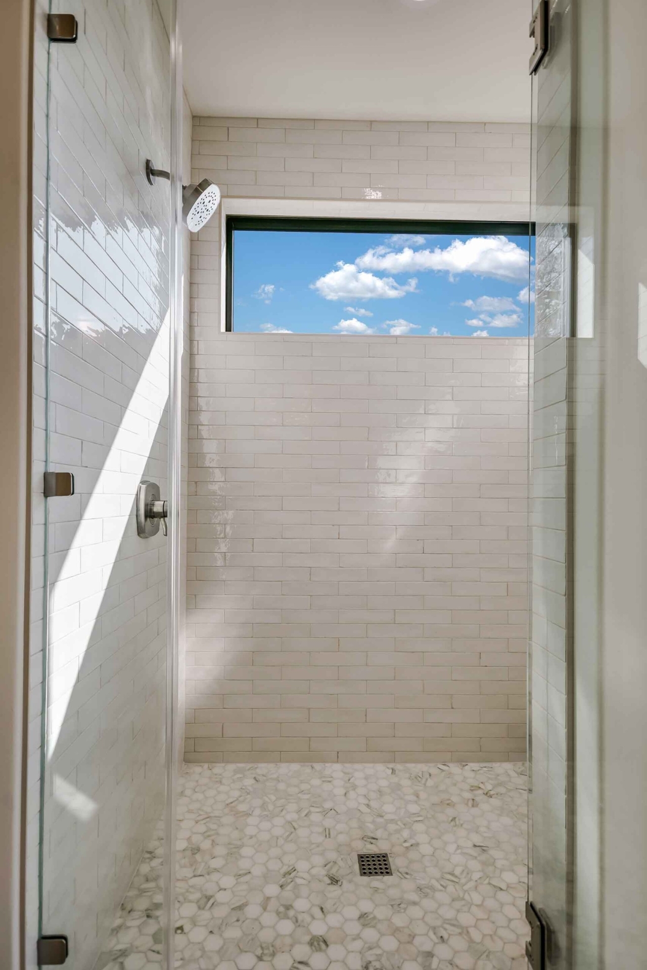 TR3002_23-MainBathroomShowerv