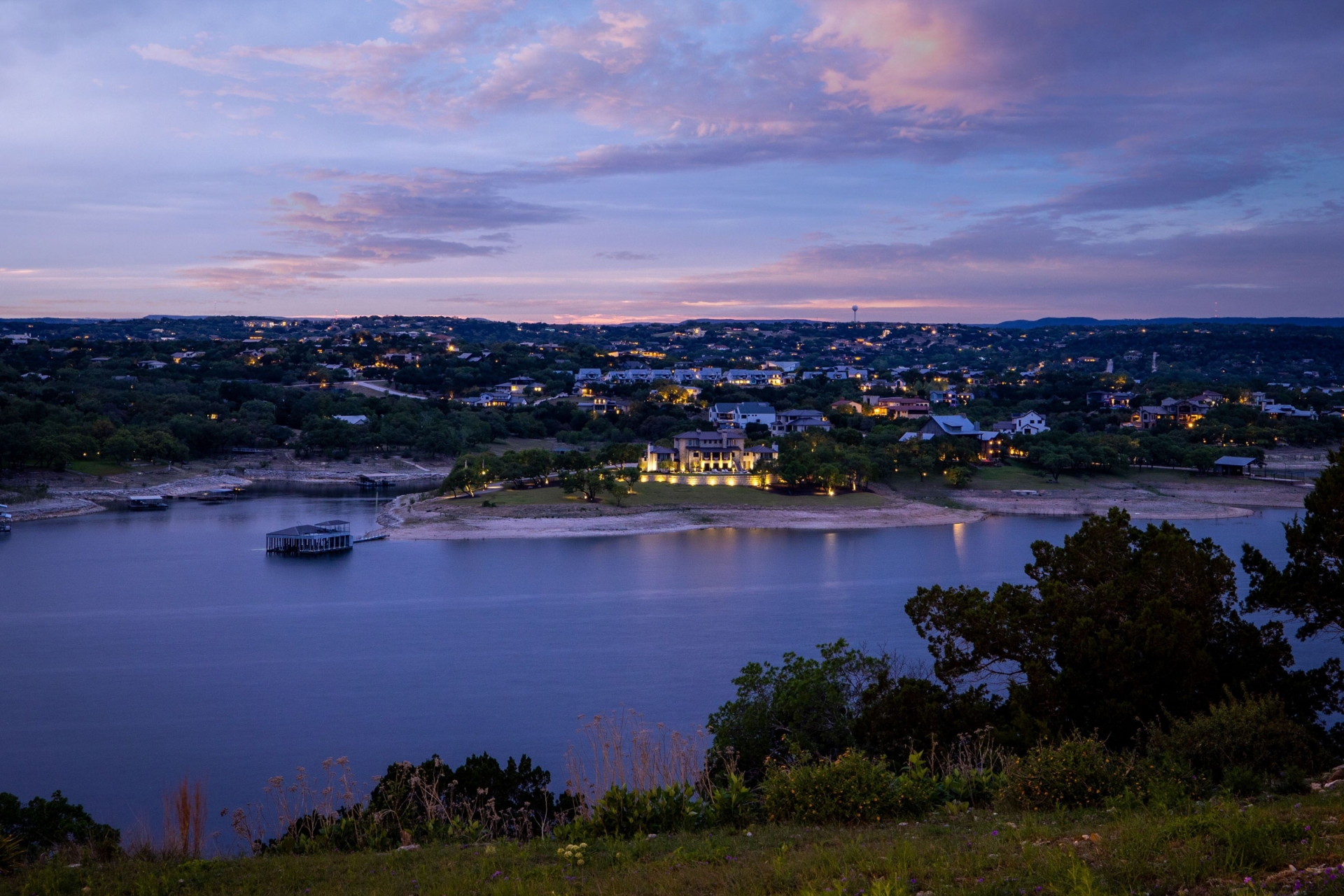 WD708_005_LakeView