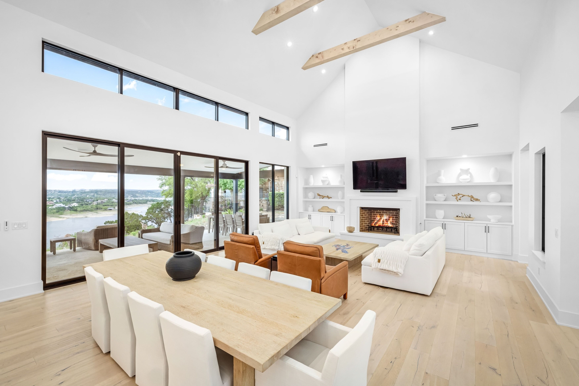WD708_007_LivingRoom